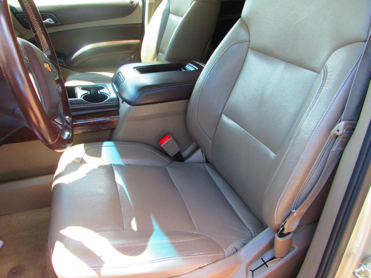 Chevrolet Suburban 4WD 4dr LT 2015