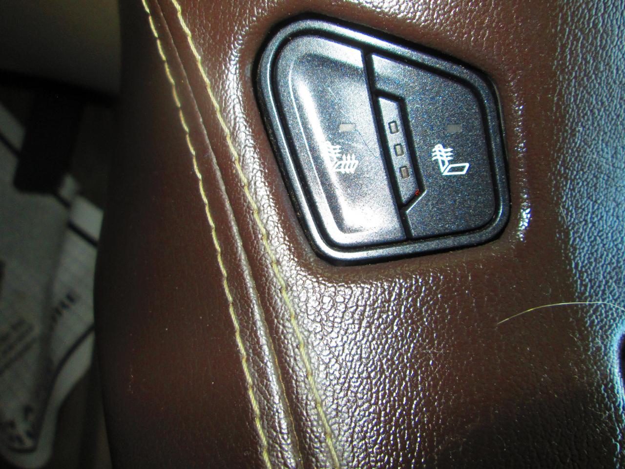 Chevrolet Suburban 4WD 4dr LT 2015