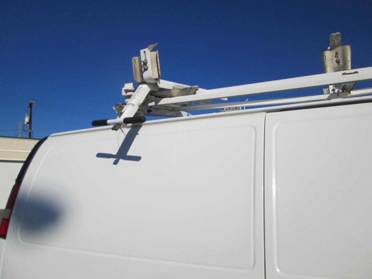GMC Savana Cargo Van RWD 2500 135" 2015
