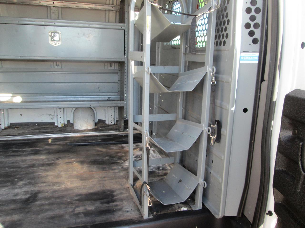 GMC Savana Cargo Van RWD 2500 135" 2015