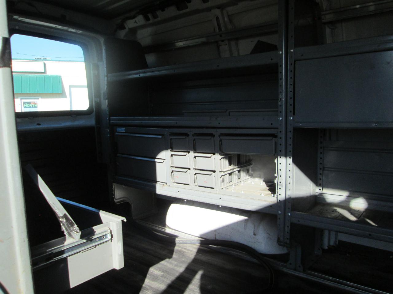 GMC Savana Cargo Van RWD 2500 135" 2015