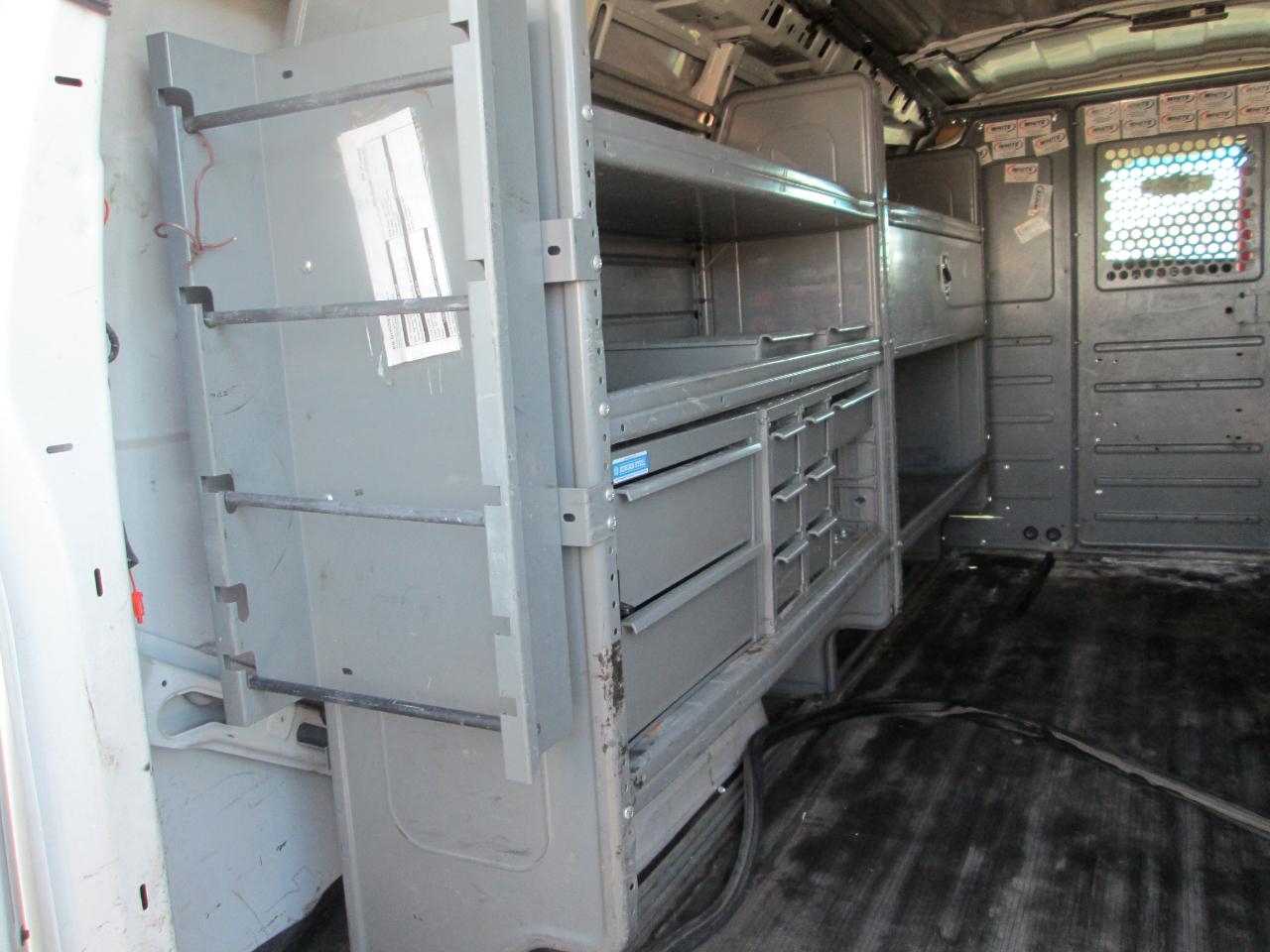 GMC Savana Cargo Van RWD 2500 135" 2015