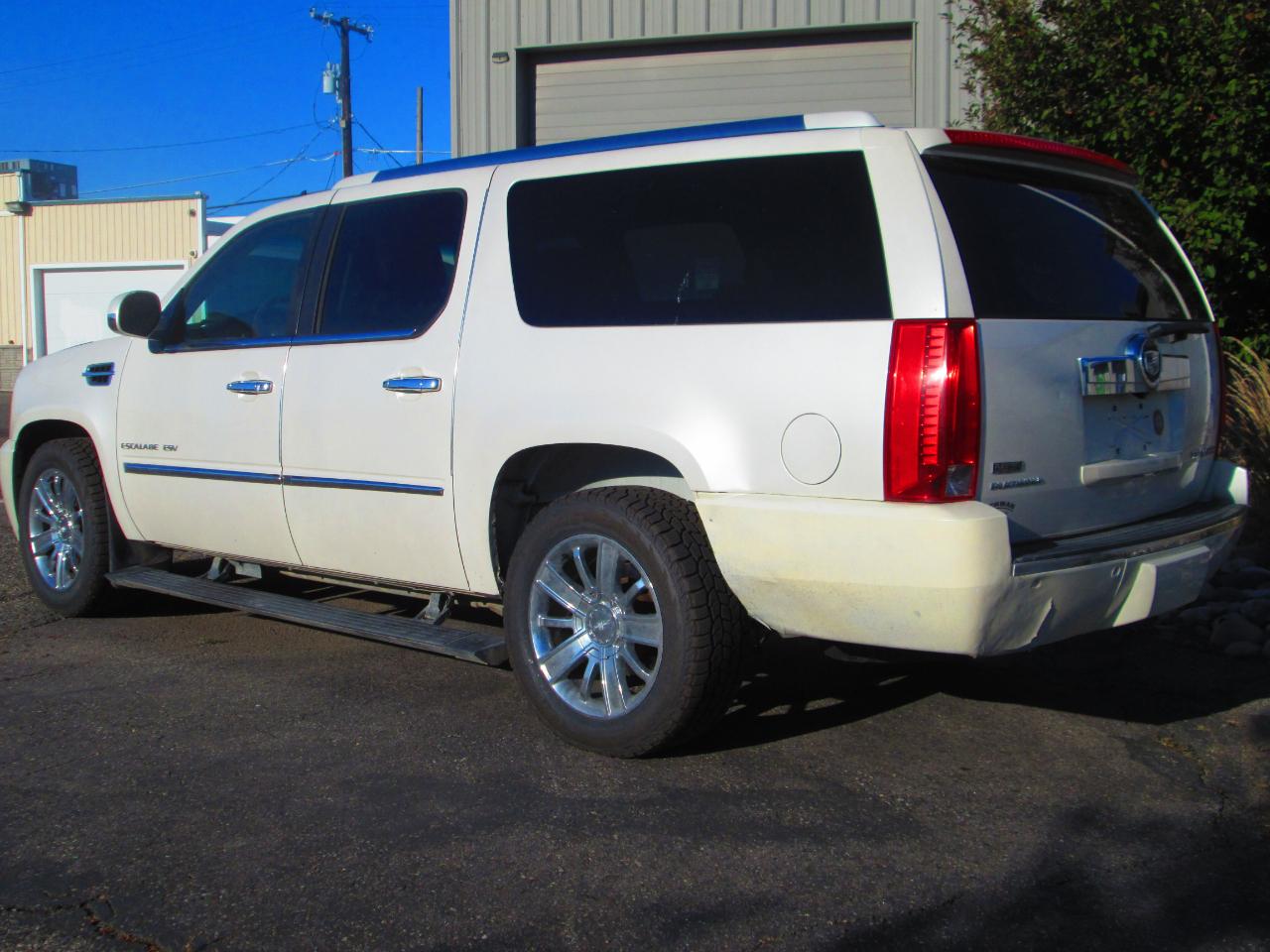 Cadillac Escalade ESV AWD 4dr Platinum Edition 2011