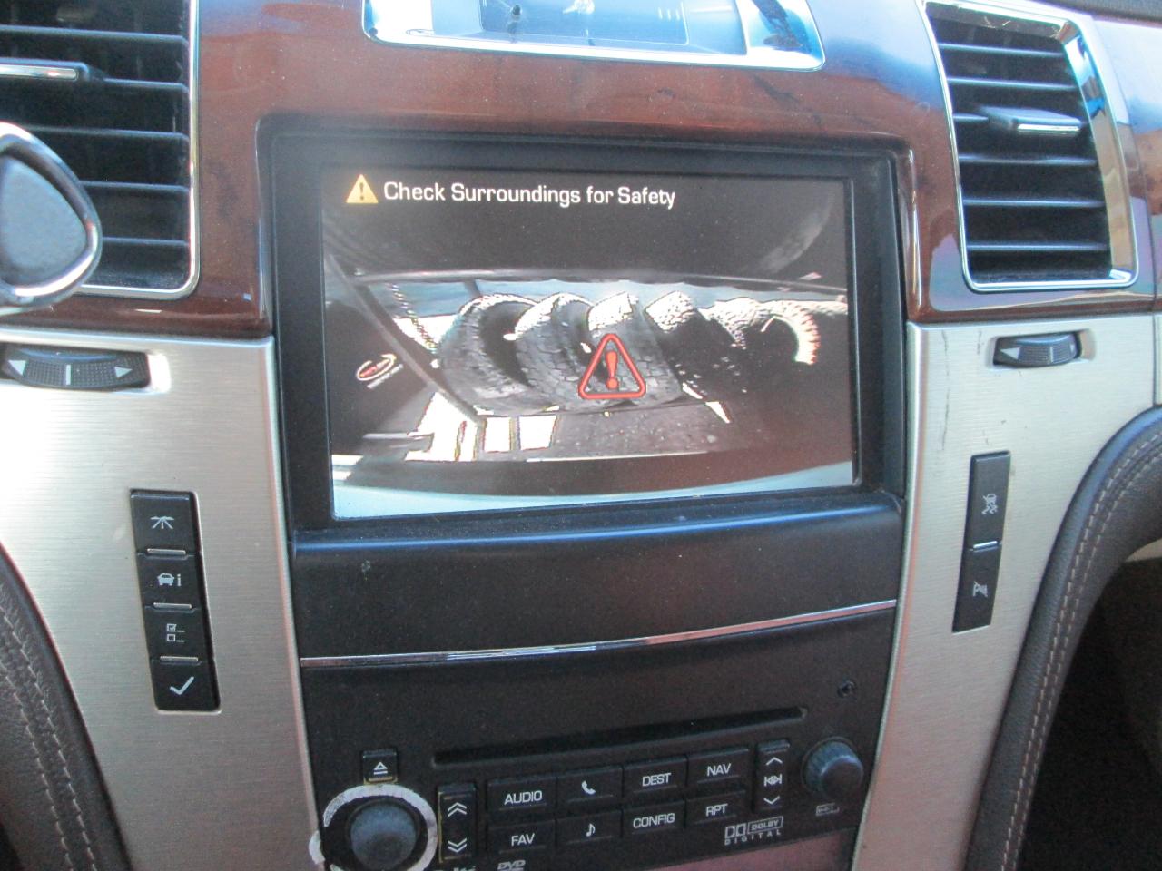 Cadillac Escalade ESV AWD 4dr Platinum Edition 2011