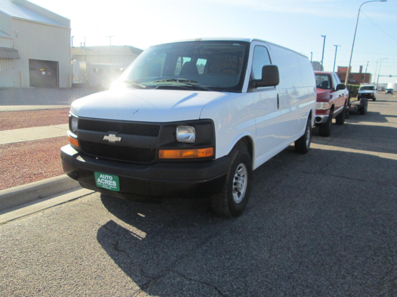 Chevrolet Express Cargo Van RWD 3500 155" 2008
