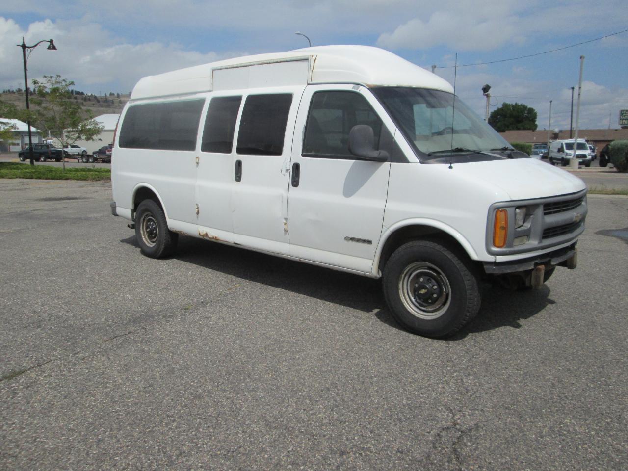 Chevrolet Express Van 3500 155" WB 2000