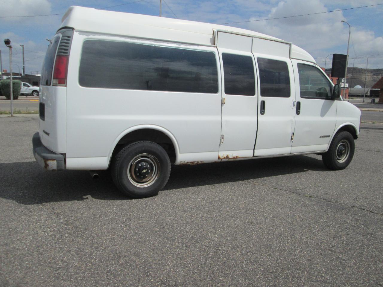 Chevrolet Express Van 3500 155" WB 2000
