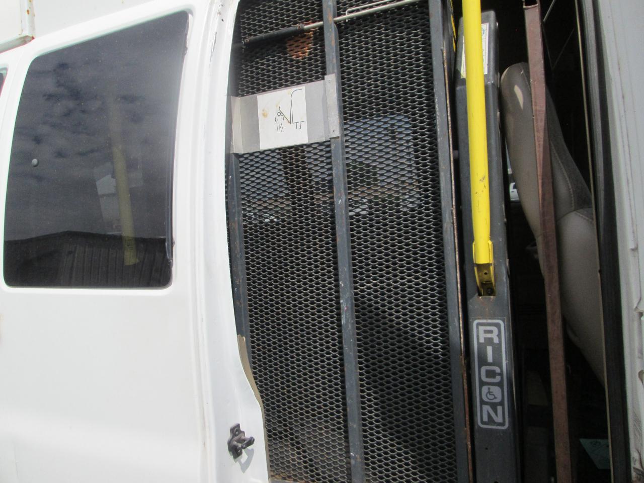 Chevrolet Express Van 3500 155" WB 2000
