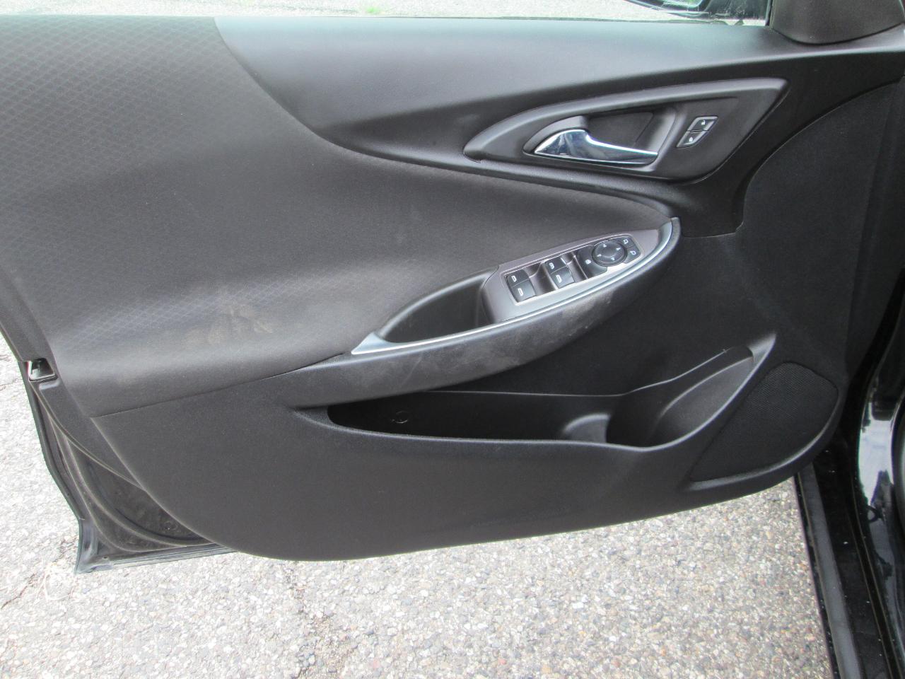 Chevrolet Malibu 4dr Sdn LT 2021