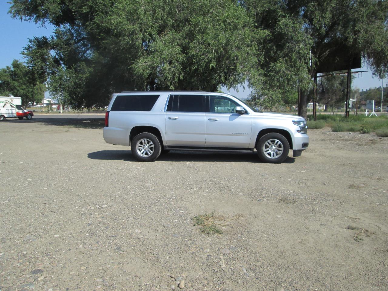 Chevrolet Suburban 4WD 4dr 1500 LT 2018