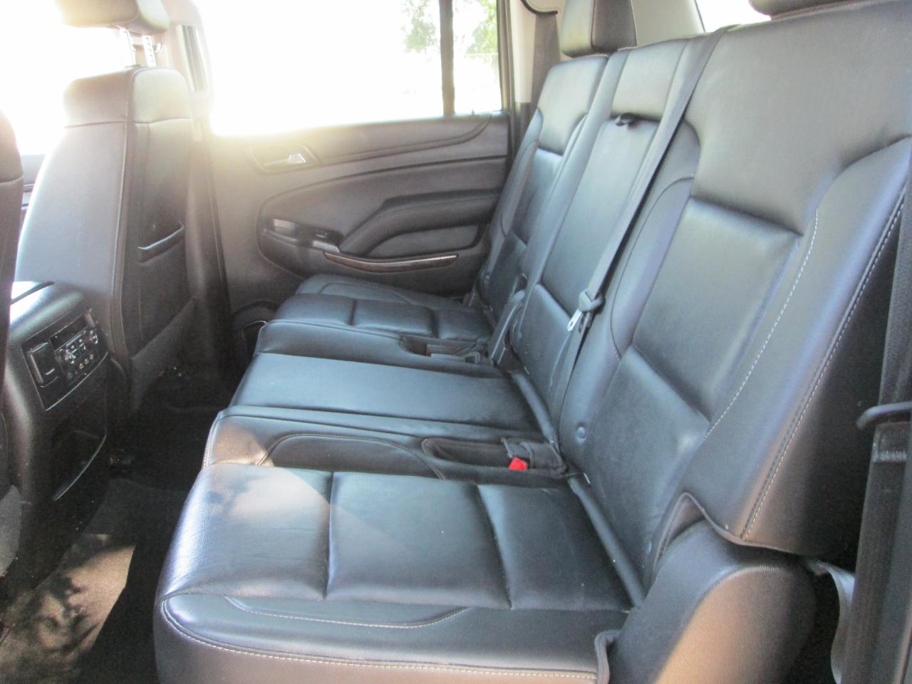Chevrolet Suburban 4WD 4dr 1500 LT 2018