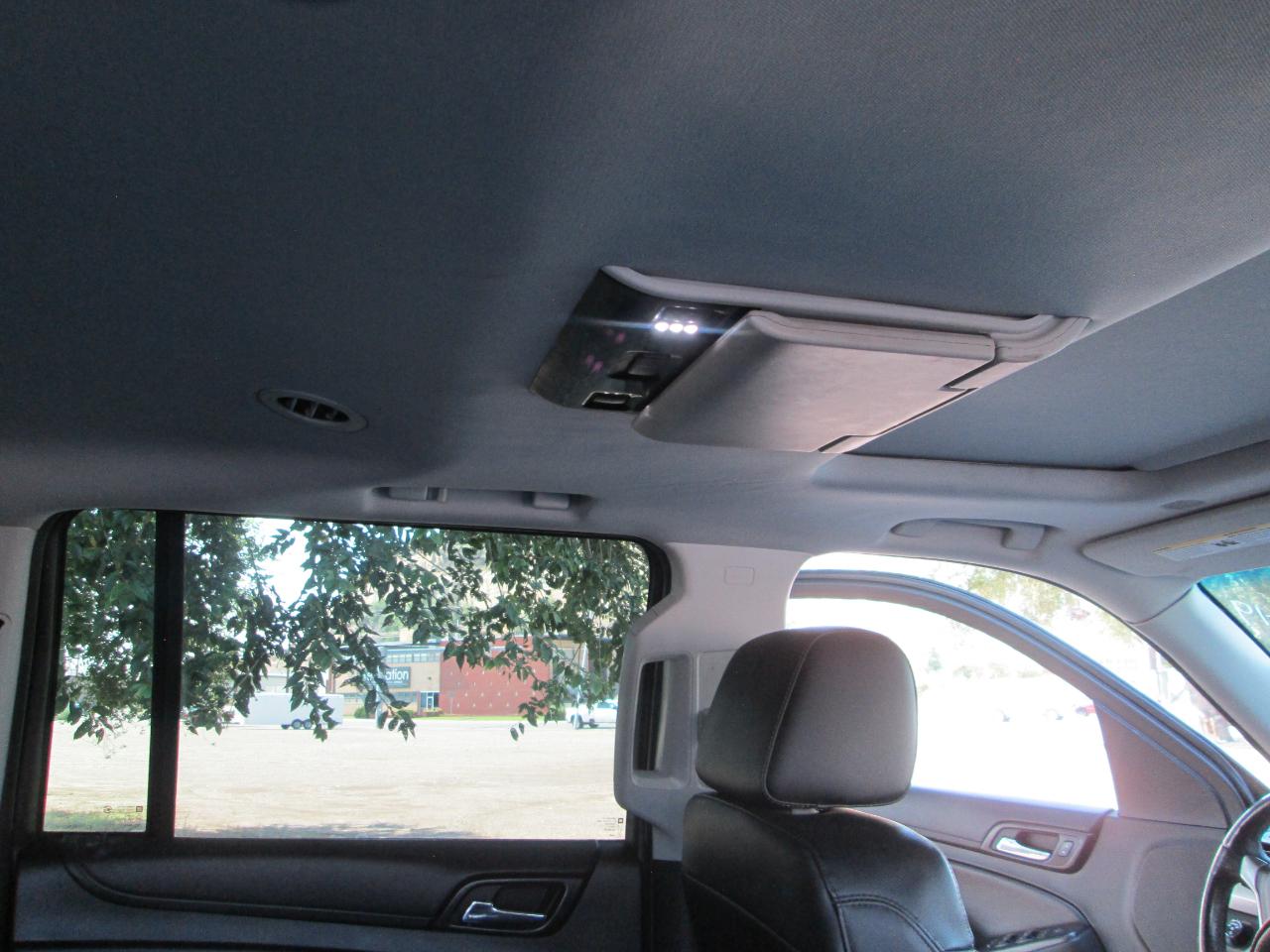 Chevrolet Suburban 4WD 4dr 1500 LT 2018