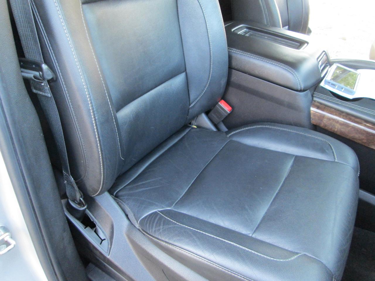 Chevrolet Suburban 4WD 4dr 1500 LT 2018