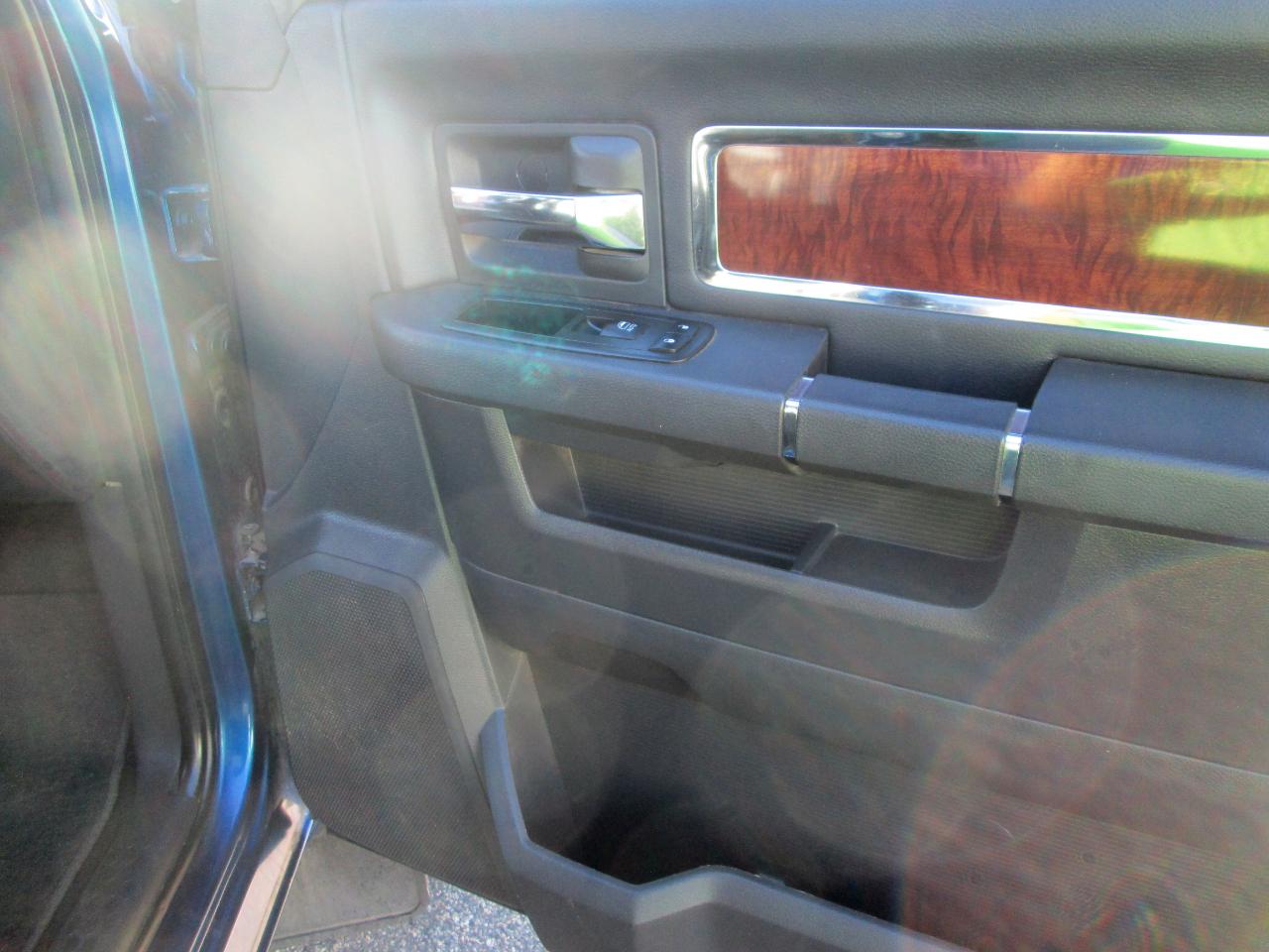 RAM 3500 4WD Mega Cab 160.5" Laramie 2011