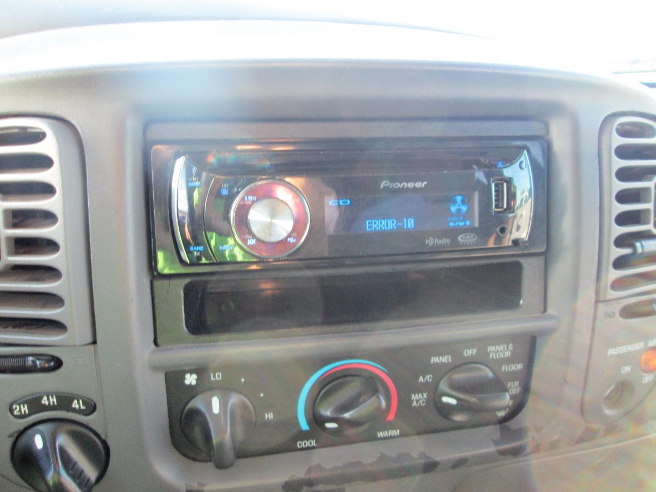 Ford F-150 Supercab 139" XLT 4WD 2003