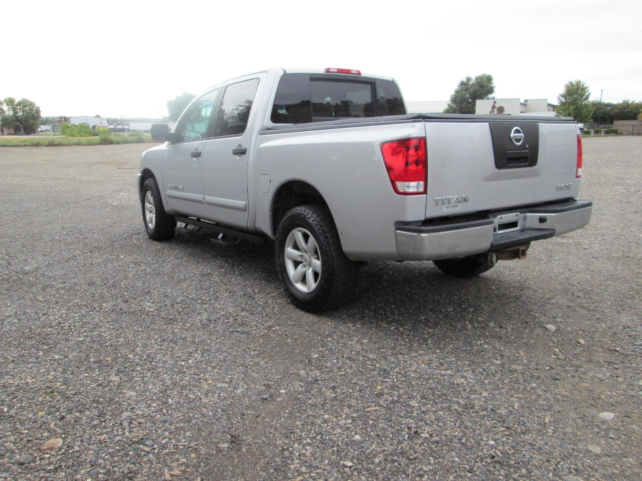 Nissan Titan 4WD Crew Cab SWB SE 2009
