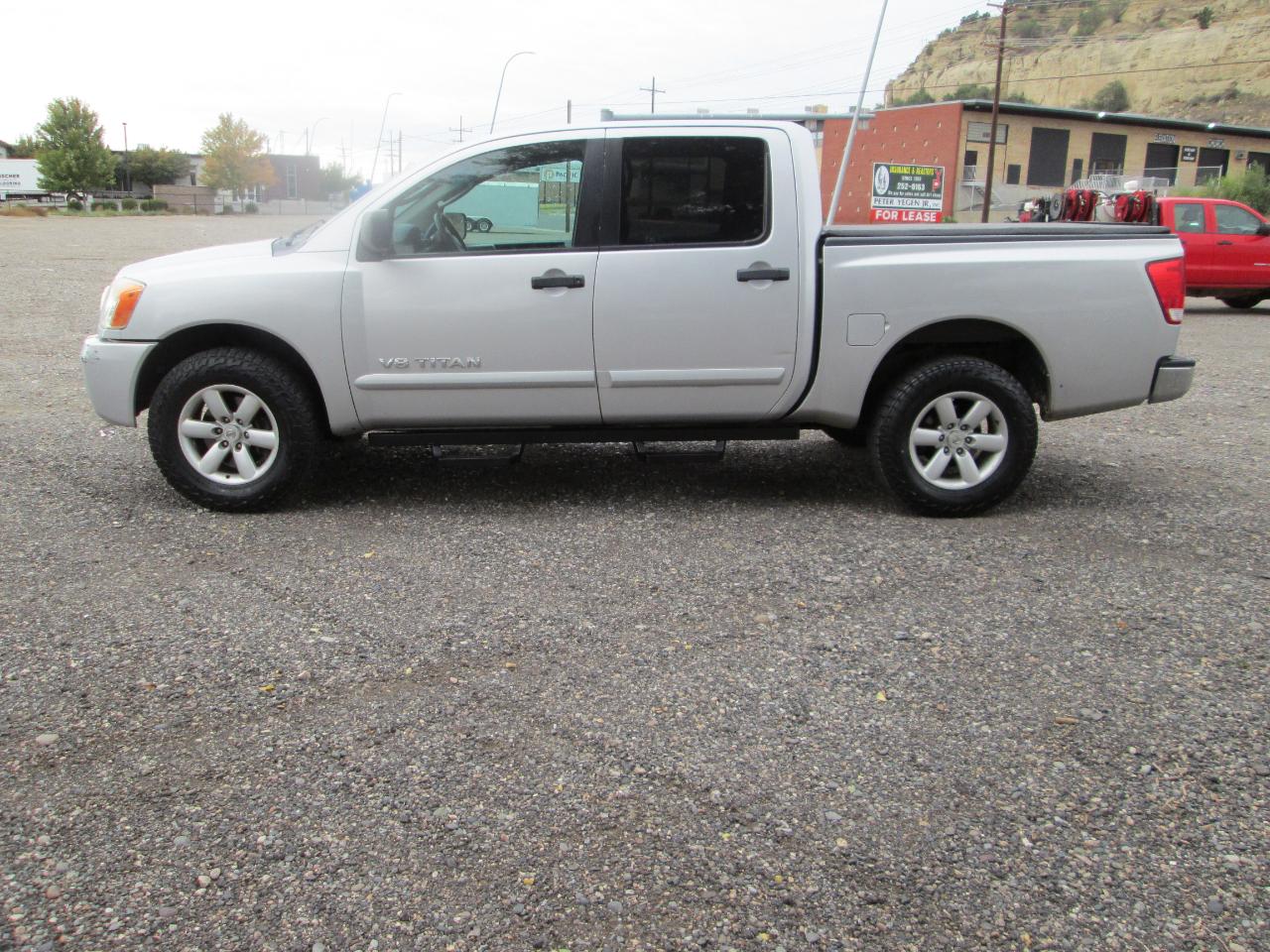 Nissan Titan 4WD Crew Cab SWB SE 2009