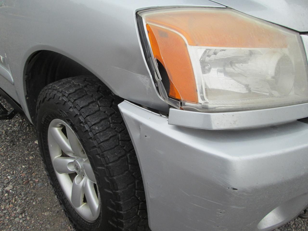 Nissan Titan 4WD Crew Cab SWB SE 2009