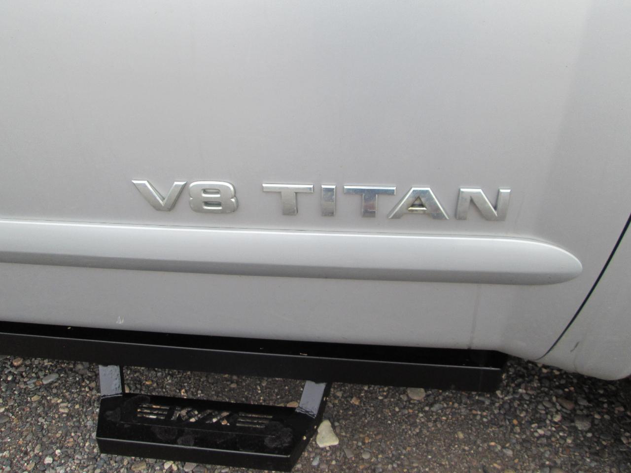 Nissan Titan 4WD Crew Cab SWB SE 2009