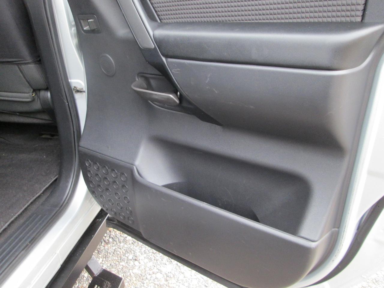 Nissan Titan 4WD Crew Cab SWB SE 2009