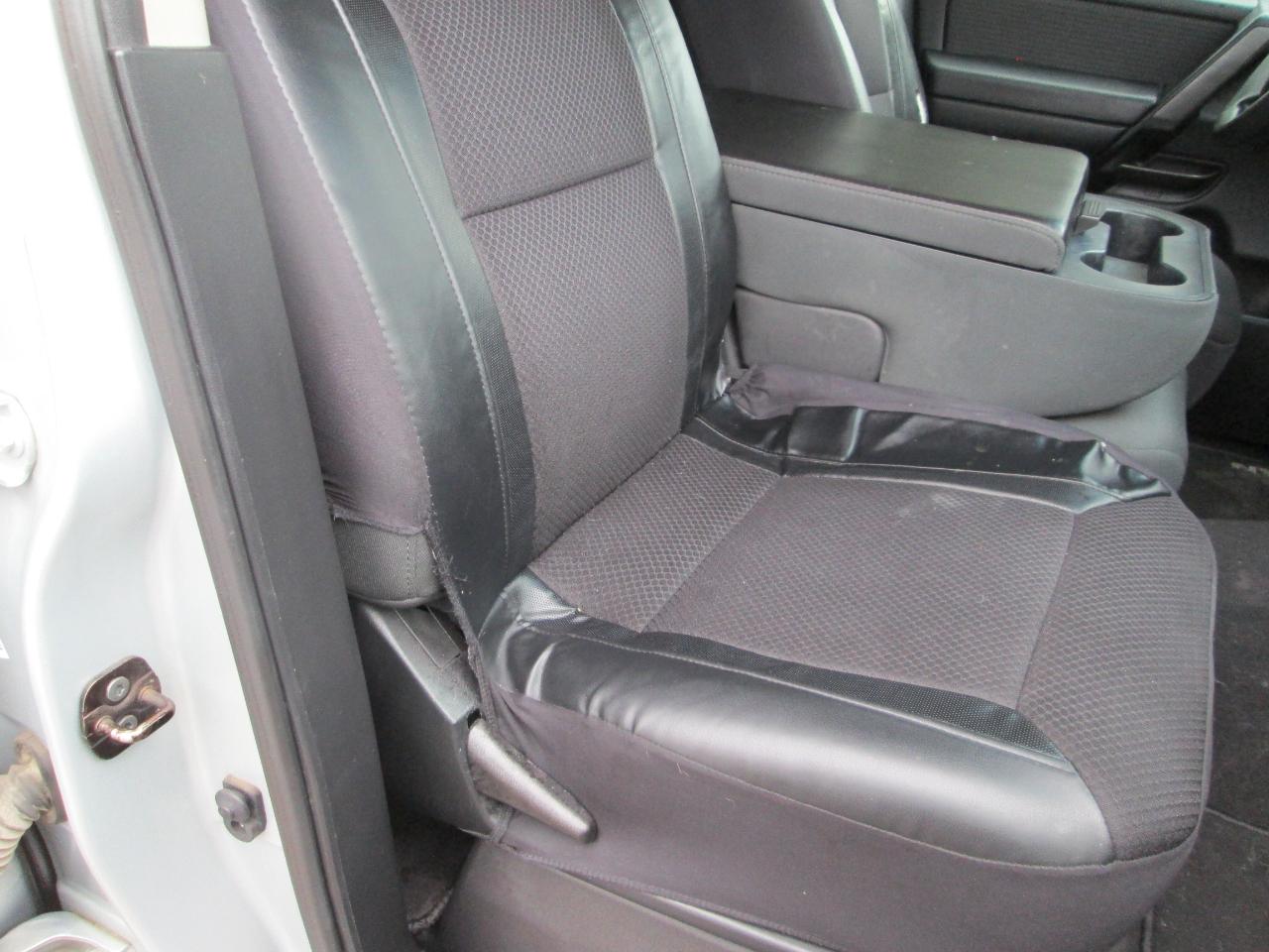 Nissan Titan 4WD Crew Cab SWB SE 2009