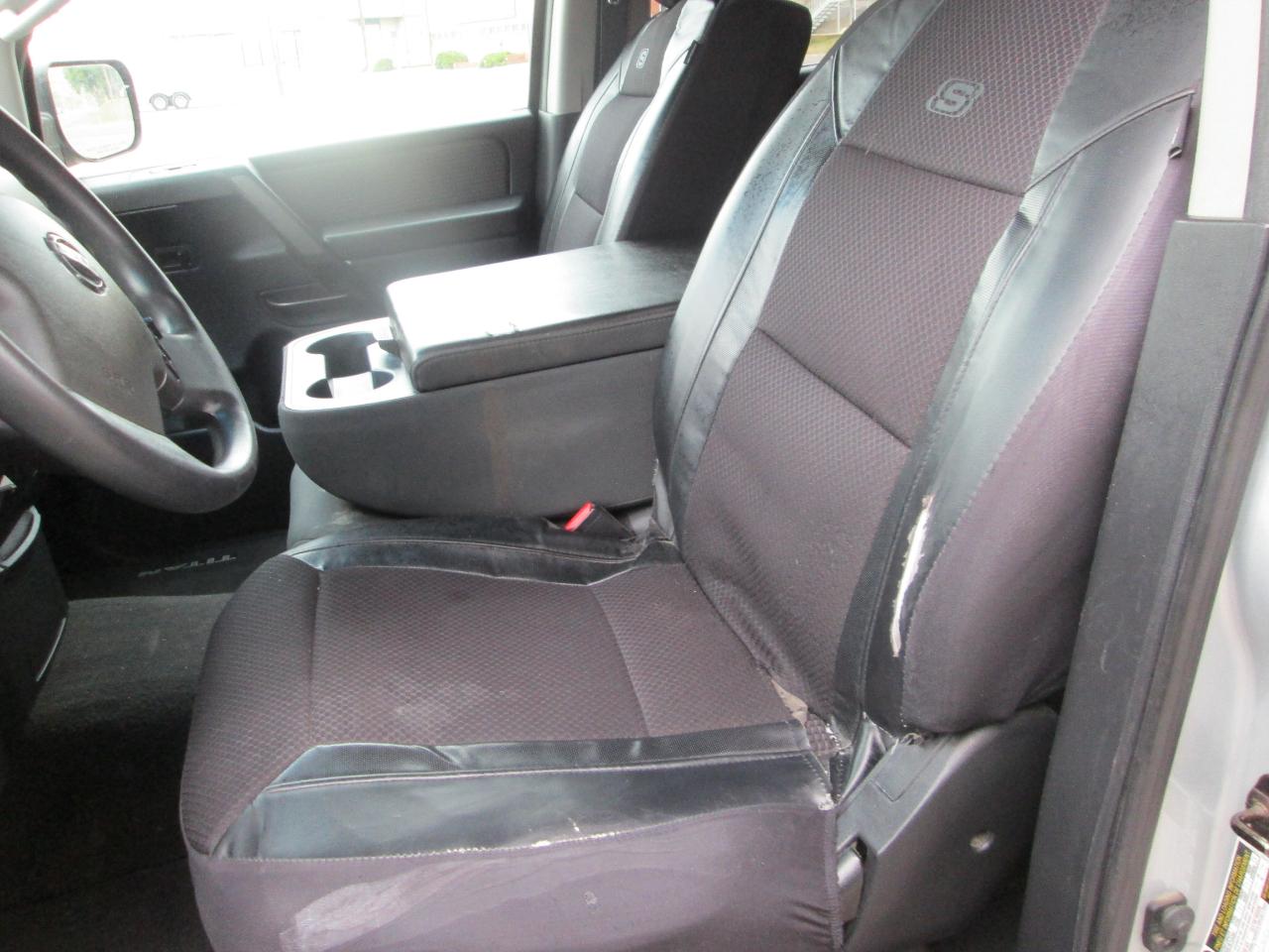 Nissan Titan 4WD Crew Cab SWB SE 2009