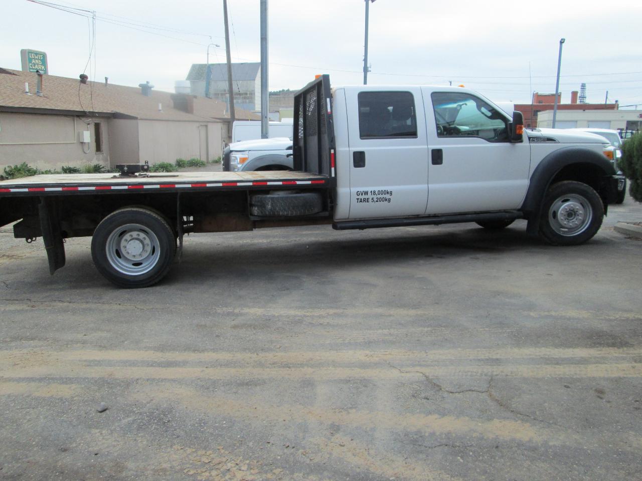 Ford Super Duty F-550 DRW 4WD Crew Cab 176" WB 60" CA XLT 2015