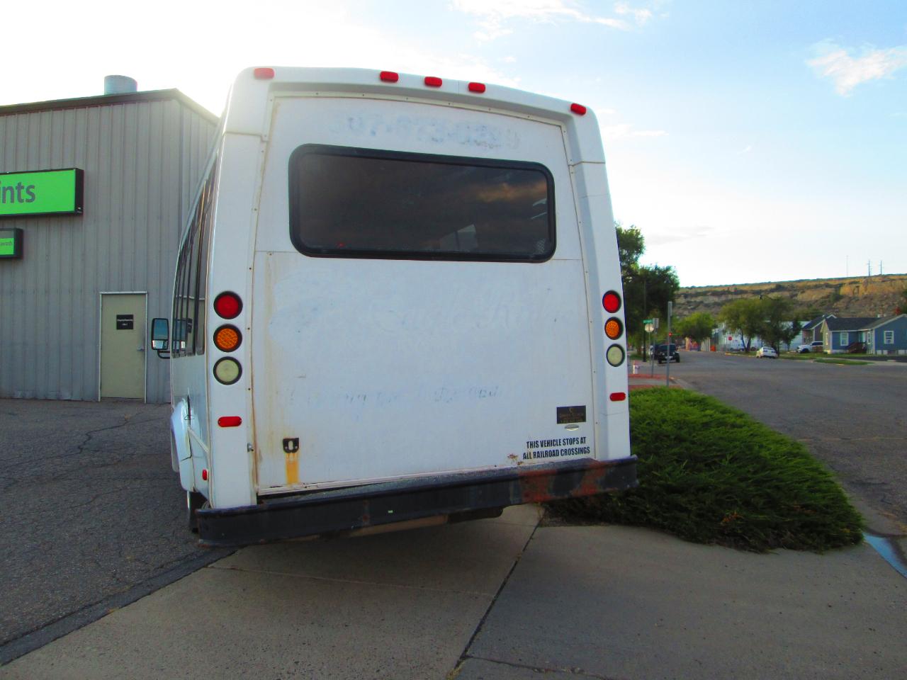 Ford Econoline Commercial Cutaway E-350 Super Duty 138" 5-Spd SRW 2011