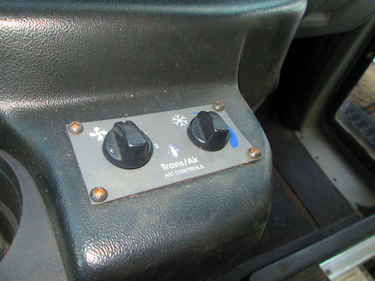 Ford Econoline Commercial Cutaway E-350 Super Duty 138" 5-Spd SRW 2011