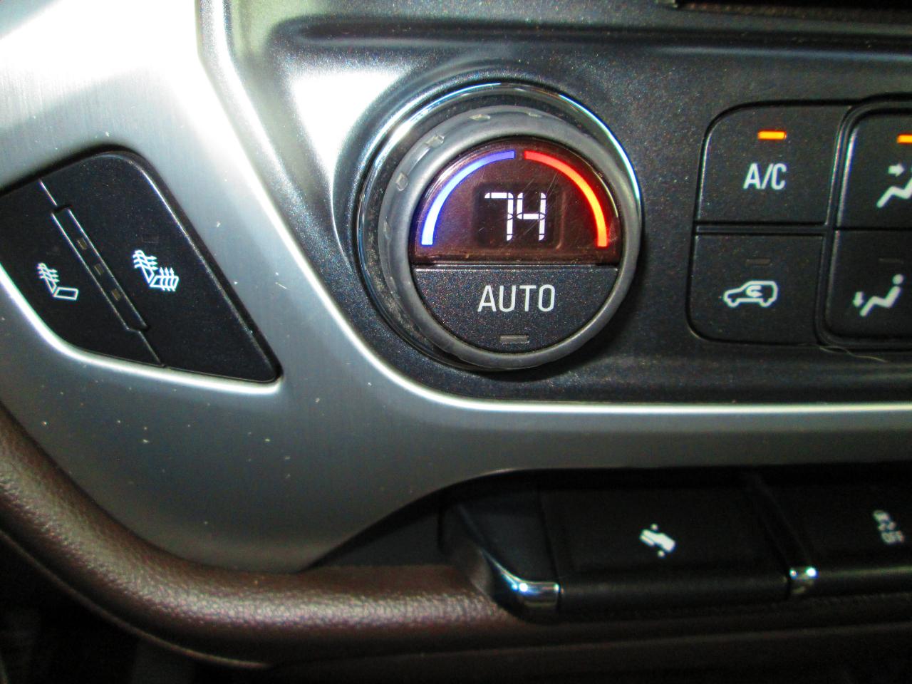 GMC Sierra 1500 4WD Crew Cab 143.5" SLT 2014