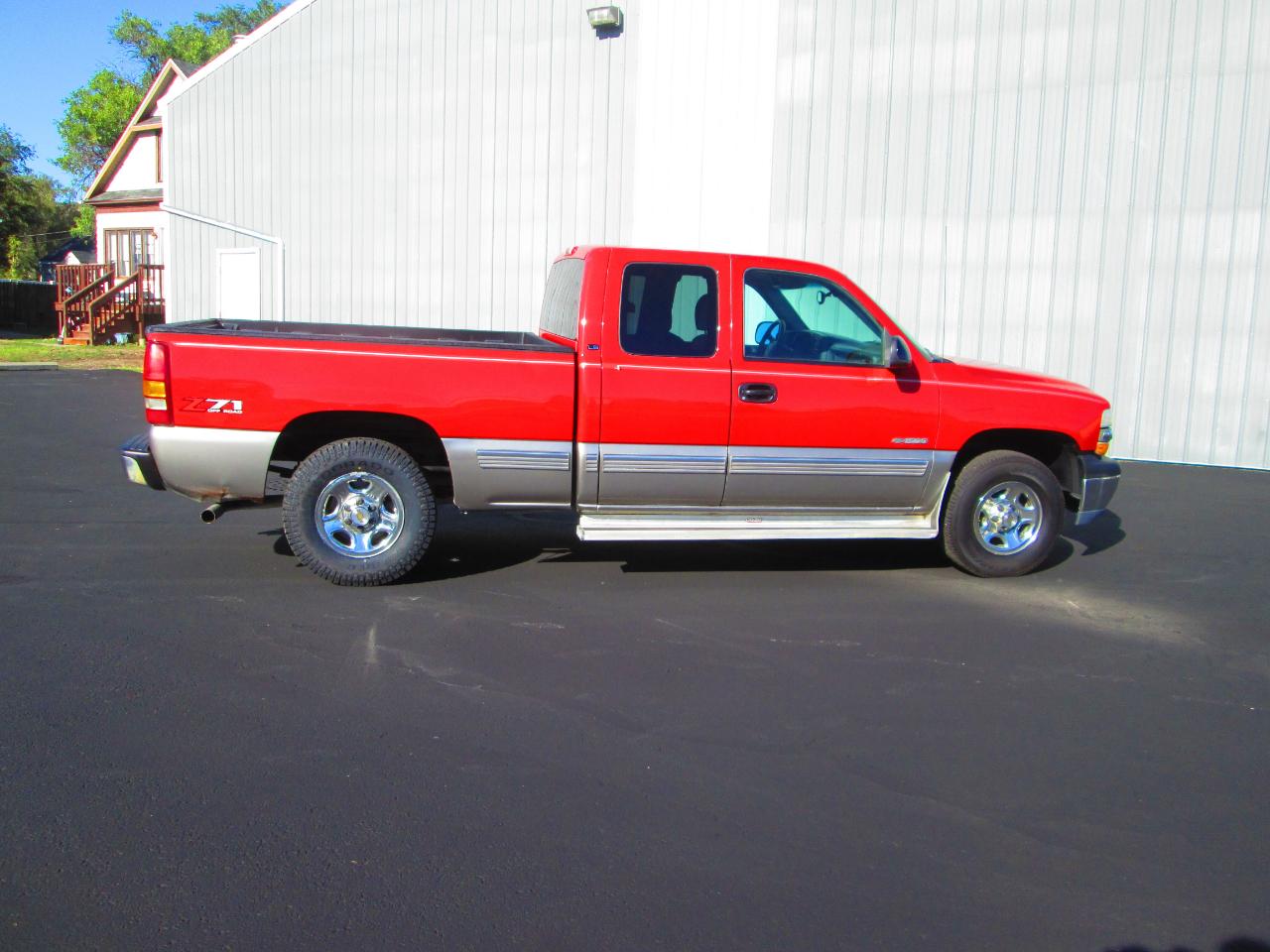 Chevrolet Silverado 1500 Ext Cab 143.5" WB 4WD LS 2001