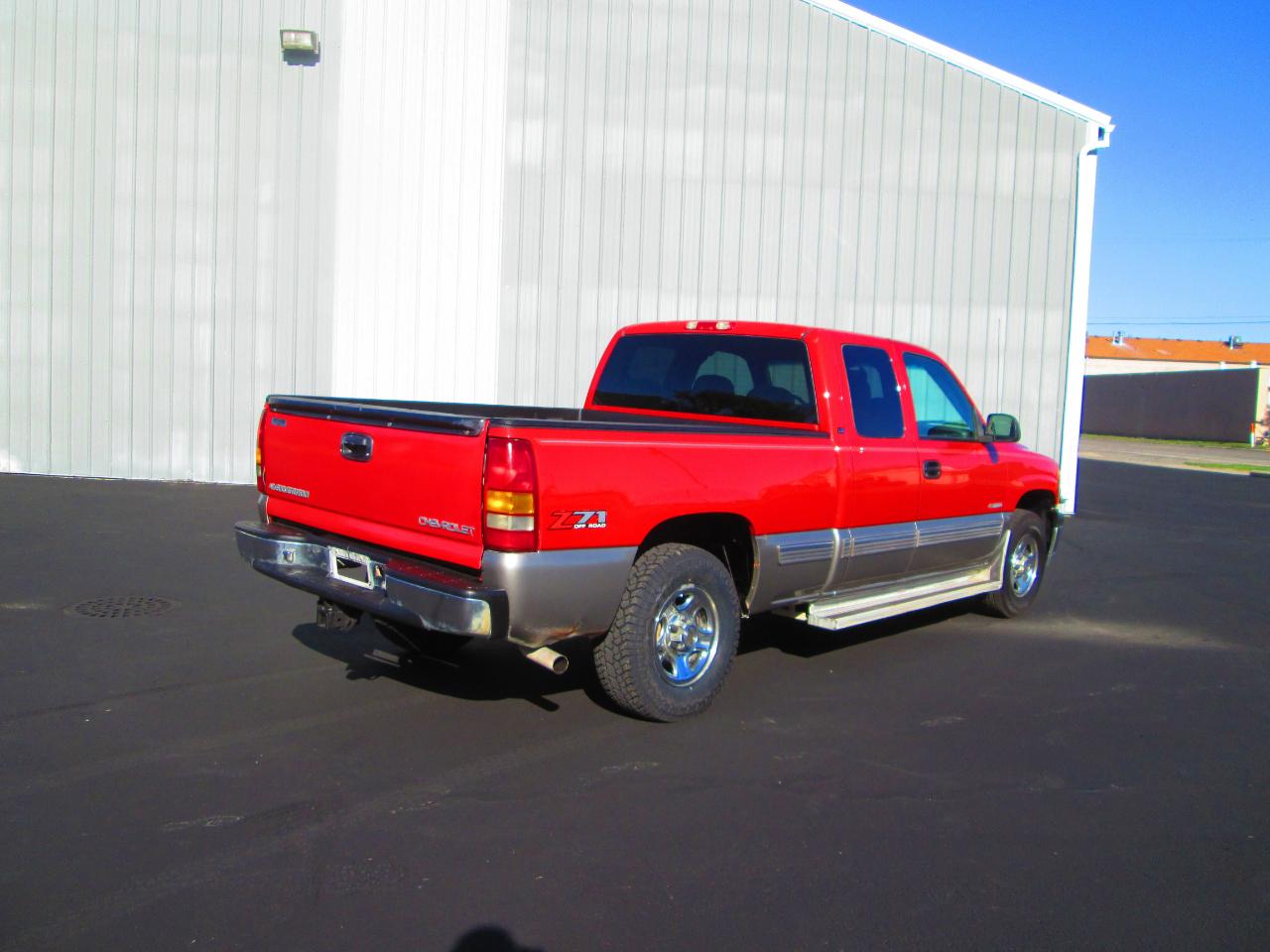 Chevrolet Silverado 1500 Ext Cab 143.5" WB 4WD LS 2001
