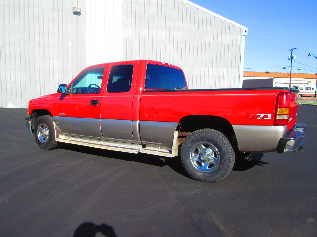 Chevrolet Silverado 1500 Ext Cab 143.5" WB 4WD LS 2001