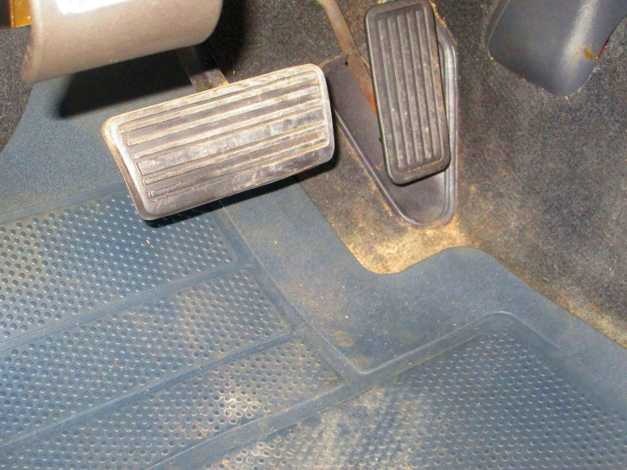 Chevrolet Silverado 1500 Ext Cab 143.5" WB 4WD LS 2001