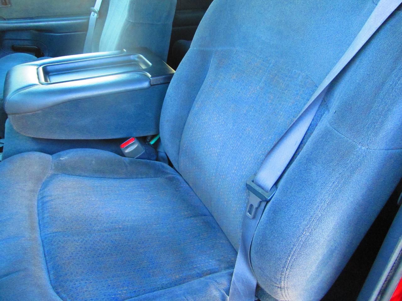 Chevrolet Silverado 1500 Ext Cab 143.5" WB 4WD LS 2001