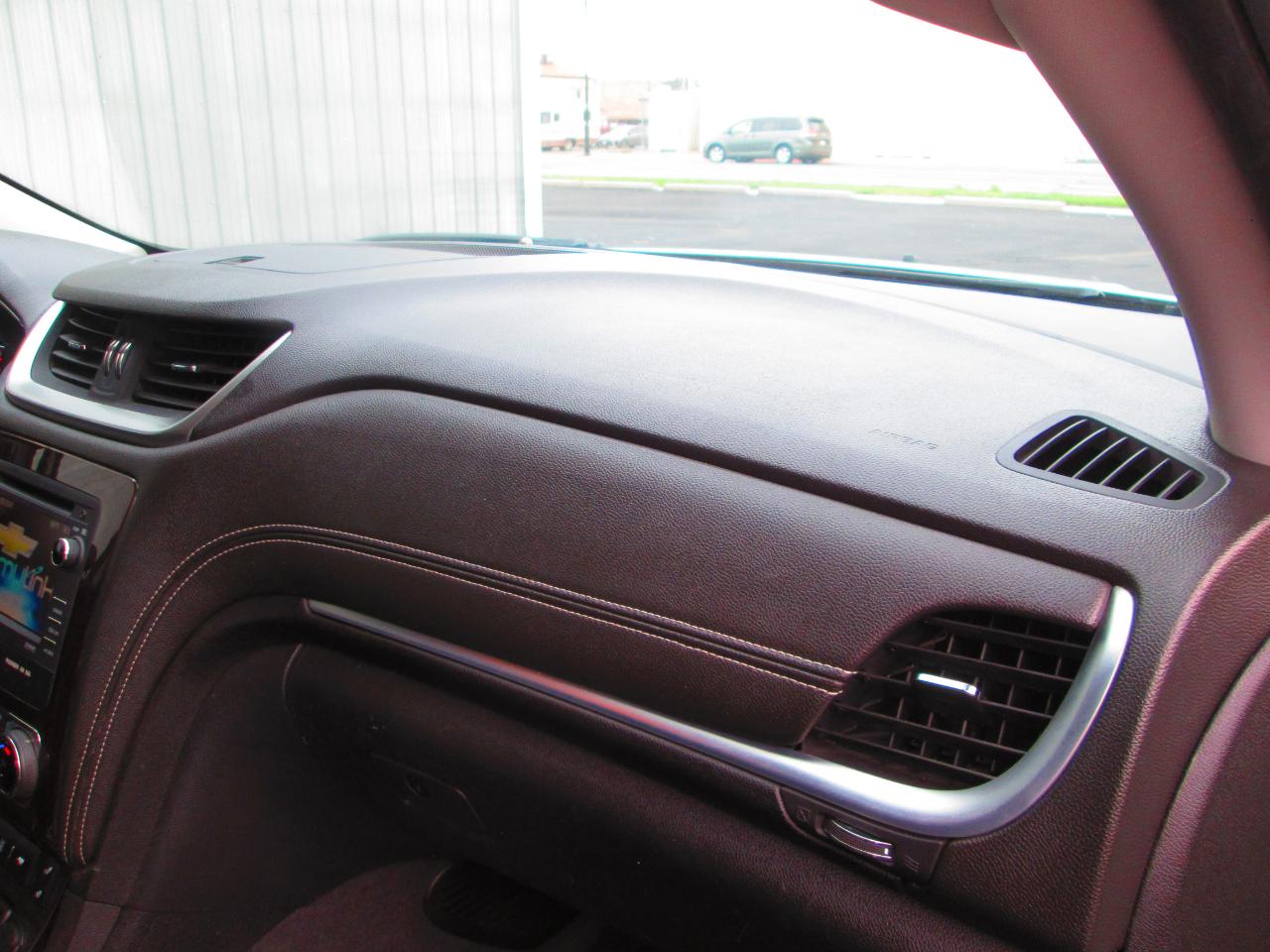 Chevrolet Traverse AWD 4dr LT w/1LT 2015