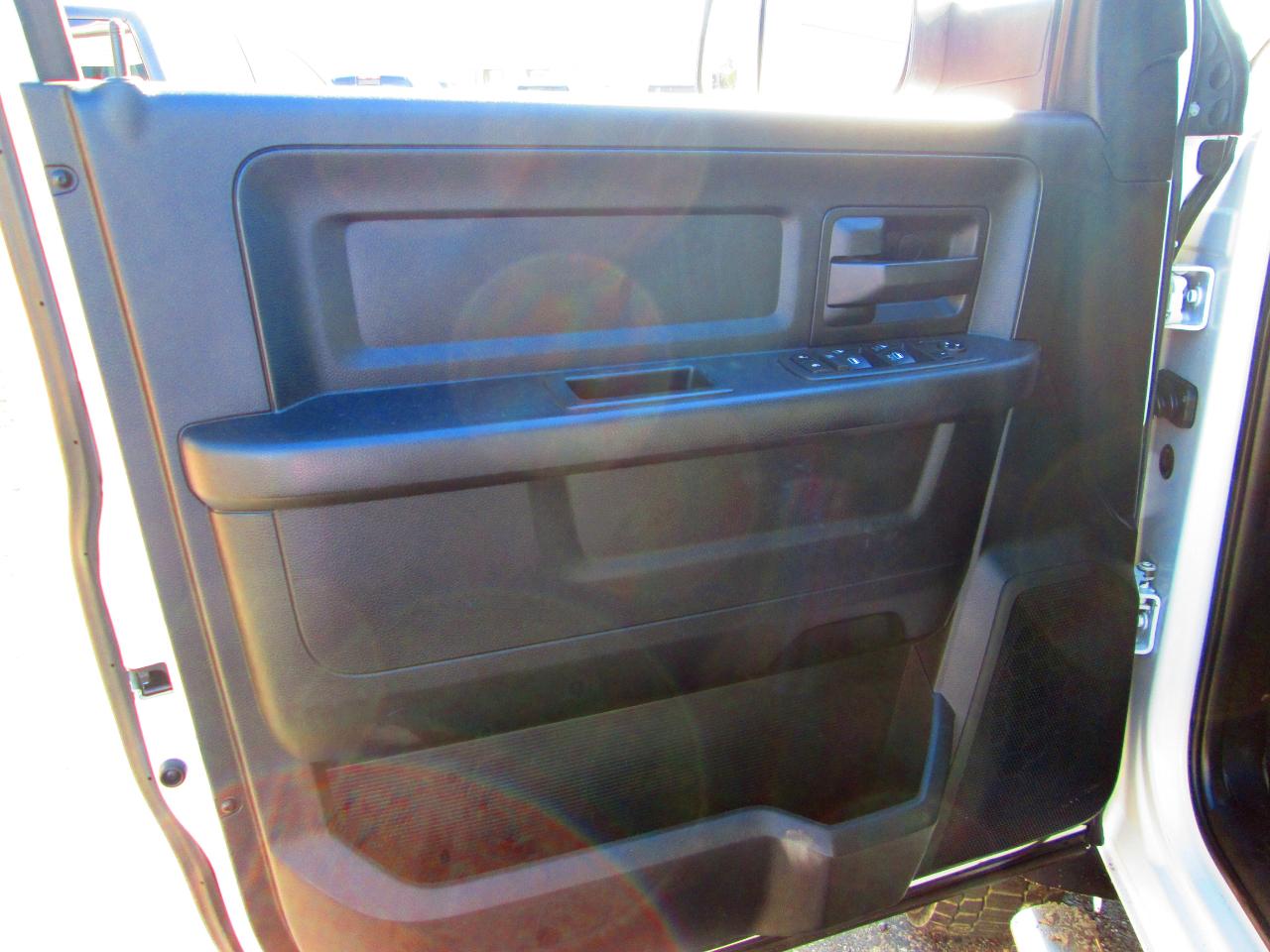 RAM 5500 Chassis Cab Tradesman 4x4 Crew Cab 84" CA 197.4" WB 2018