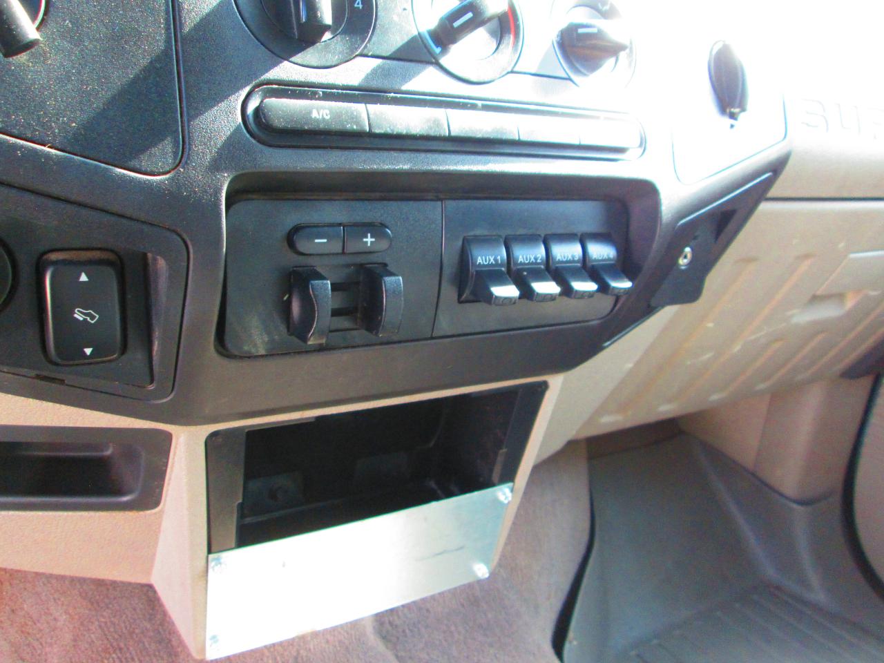 Ford Super Duty F-350 DRW 4WD Crew Cab 176" WB 60" CA Lariat 2010