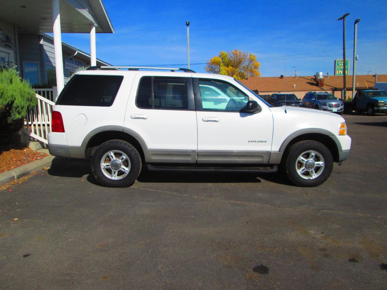 Ford Explorer 4dr 114" WB XLT 4WD 2002