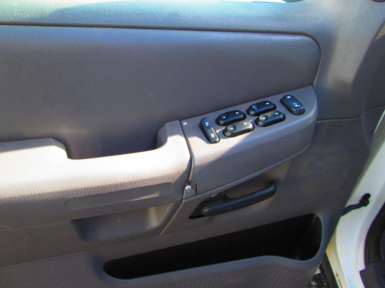 Ford Explorer 4dr 114" WB XLT 4WD 2002