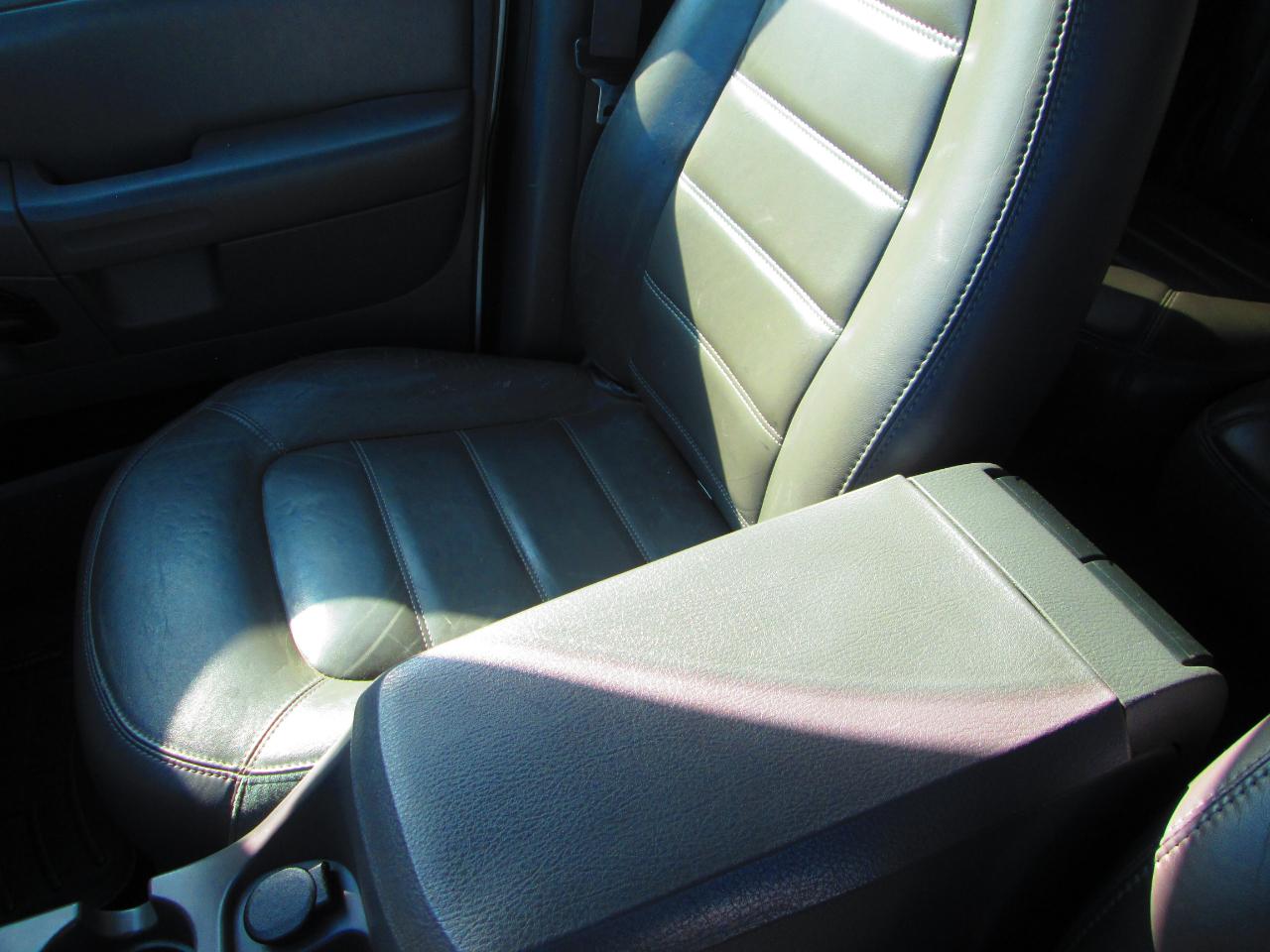 Ford Explorer 4dr 114" WB XLT 4WD 2002