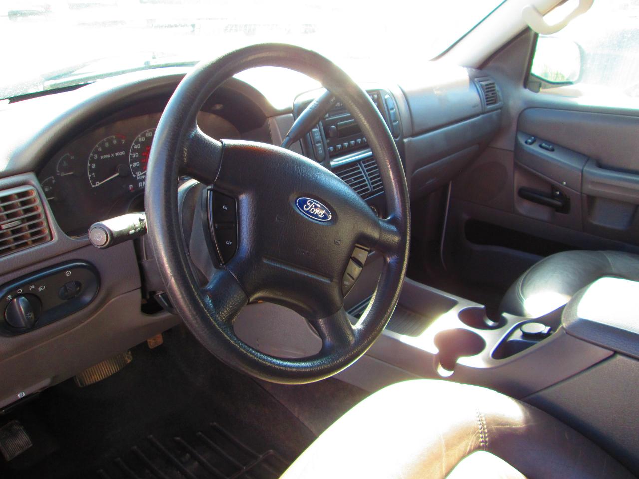 Ford Explorer 4dr 114" WB XLT 4WD 2002