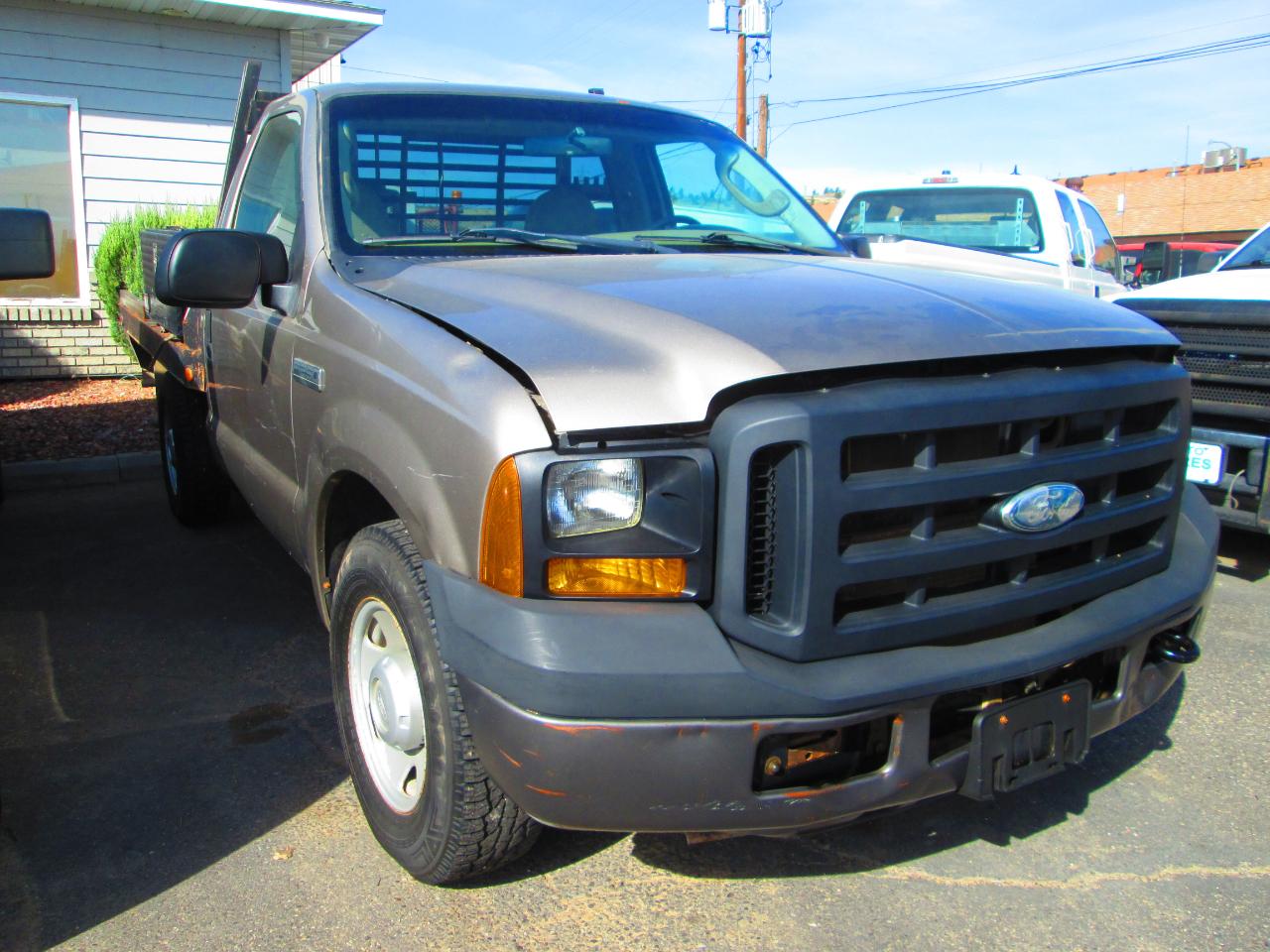 2007 Ford Super Duty F-250 2WD Reg Cab 137" XLT