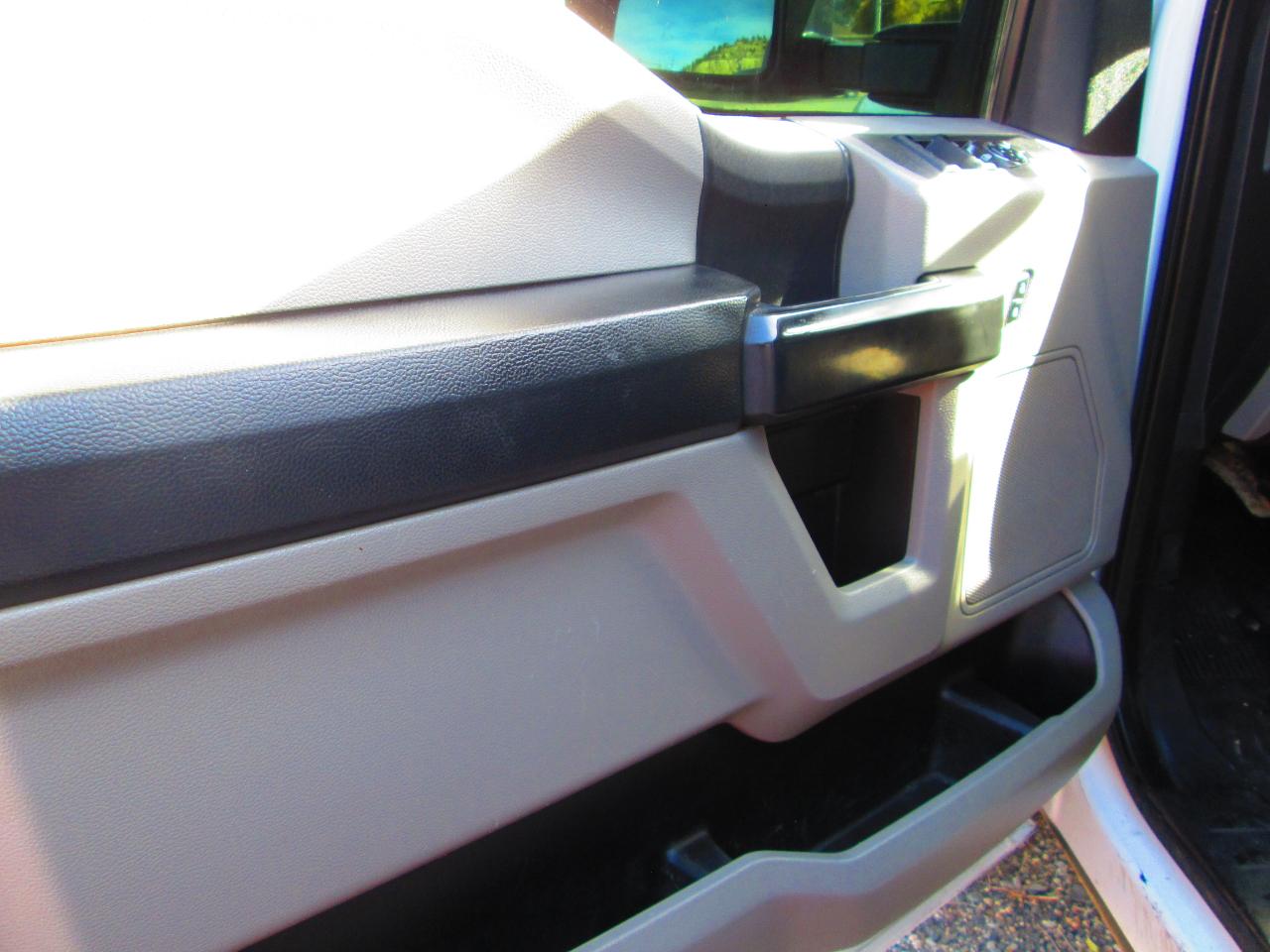 Ford Super Duty F-350 SRW XLT 4WD Crew Cab 8' Box 2020
