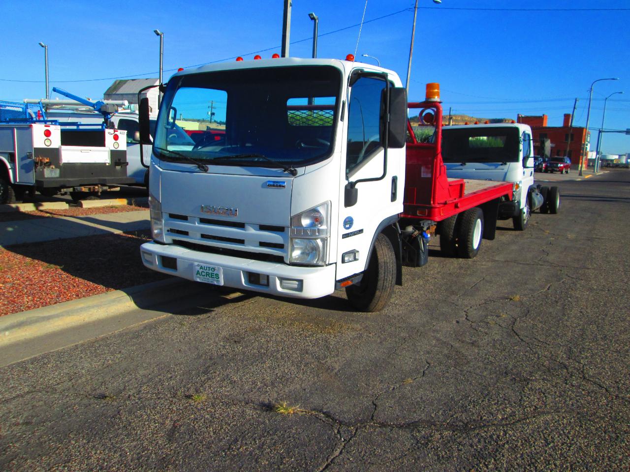 Isuzu NPR DSL REG AT 109" WB RED CAB IBT AIR PWL 2015