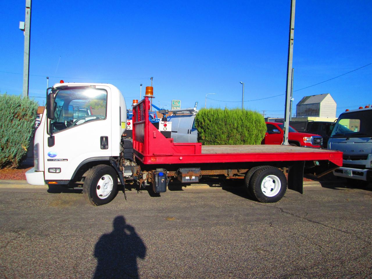 Isuzu NPR DSL REG AT 109" WB RED CAB IBT AIR PWL 2015