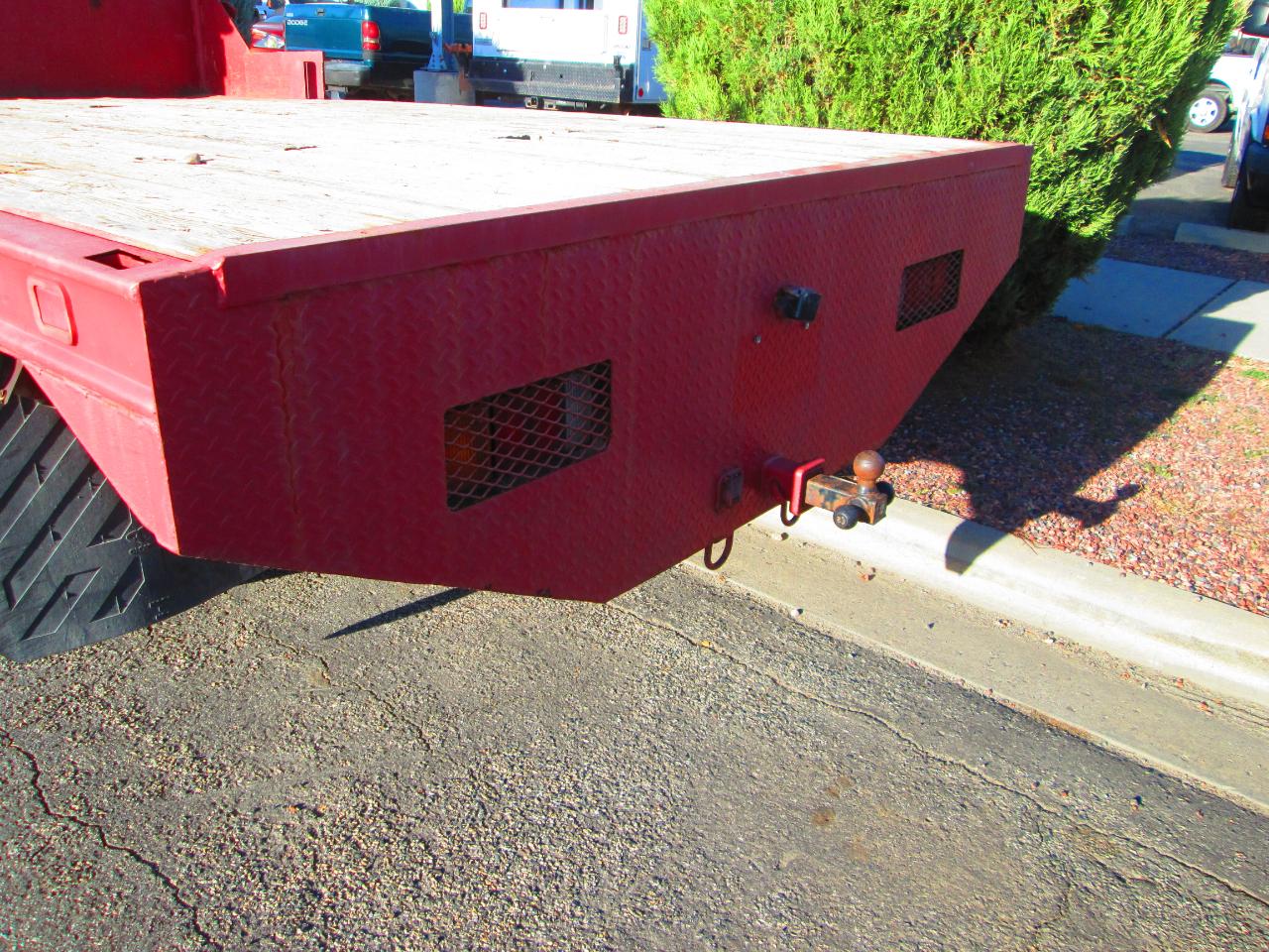 Isuzu NPR DSL REG AT 109" WB RED CAB IBT AIR PWL 2015