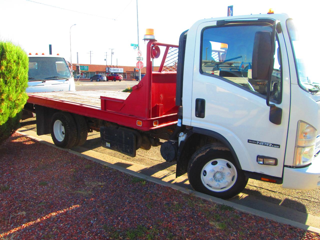 Isuzu NPR DSL REG AT 109" WB RED CAB IBT AIR PWL 2015