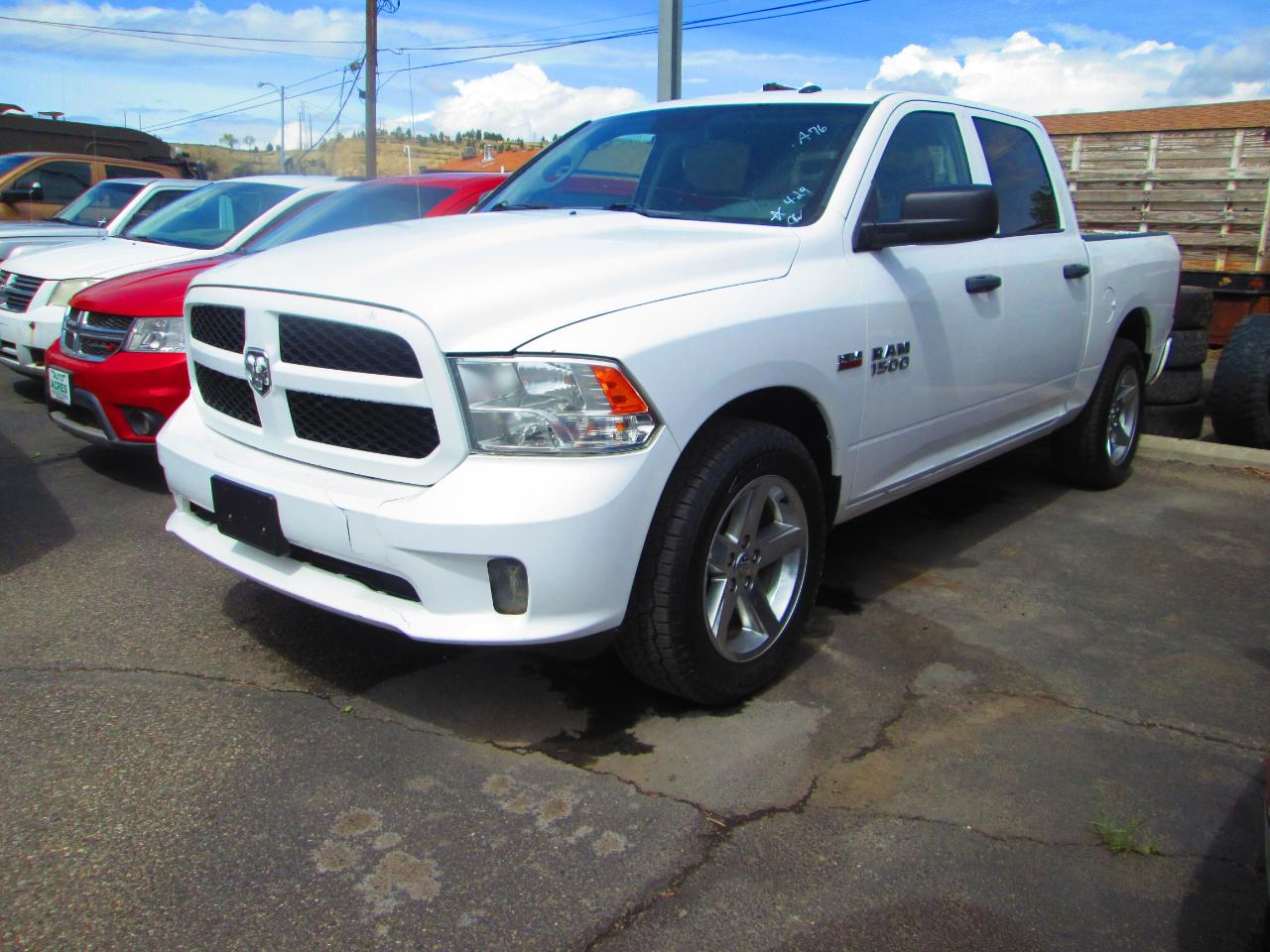 RAM 1500 Express 4x4 Crew Cab 5'7" Box 2017