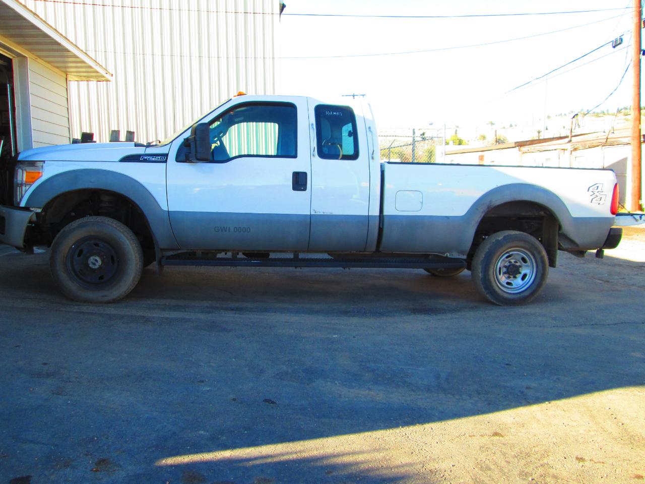 Ford Super Duty F-250 SRW 4WD SuperCab 158" XL 2015